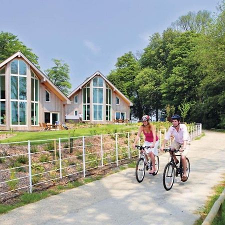 Swandown Lodges Chard Exterior photo