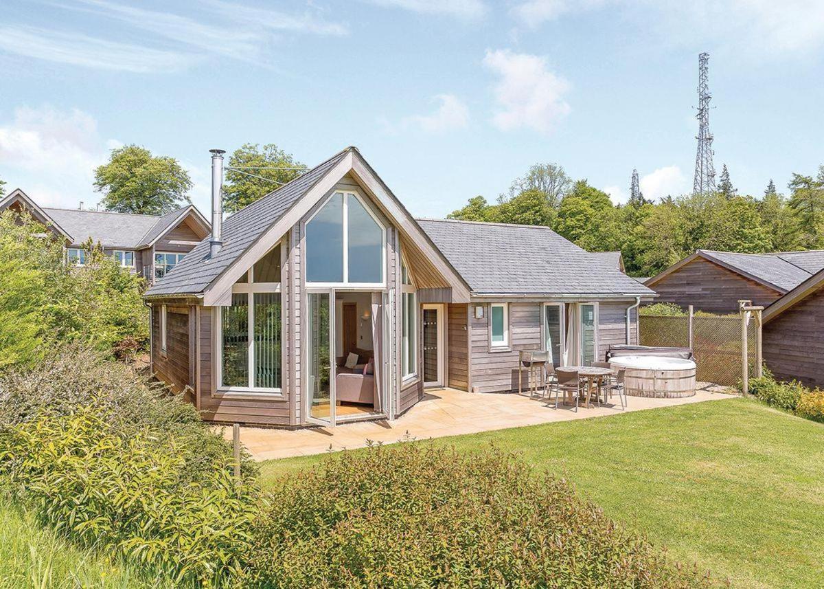 Swandown Lodges Chard Exterior photo